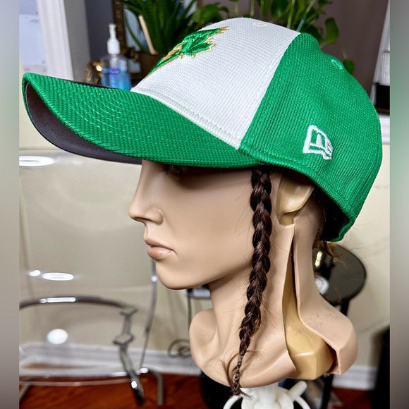 Beautiful St. Pat Blue Jays Cap - Picture 2 of 4